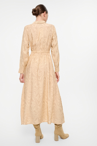 Elegancka sukienka maxi z subtelnym wzorem Elegancka sukienka maxi z subtelnym wzorem