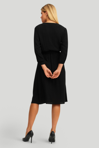 Wiskozowa sukienka podkreślająca talię, czarna