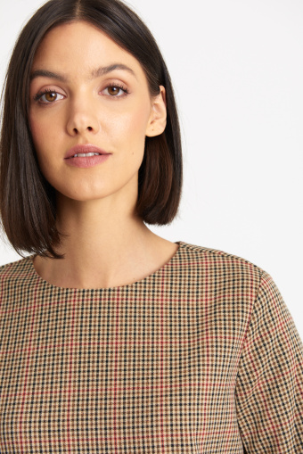 Prosta sukienka w kratkę, beżowa Prosta sukienka w kratkę, beżowa