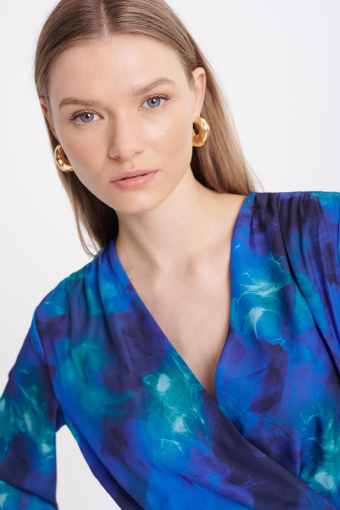 Żorżetowa sukienka z plisowaniem