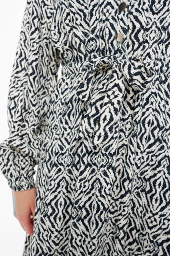 Casualowa sukienka z czarno-białym printem