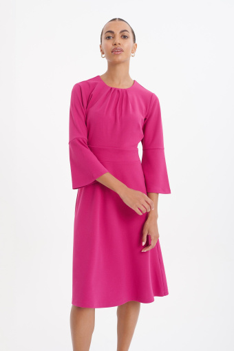 Intensywnie różowa sukienka z rękawami 3/4 Intensywnie różowa sukienka z rękawami 3/4