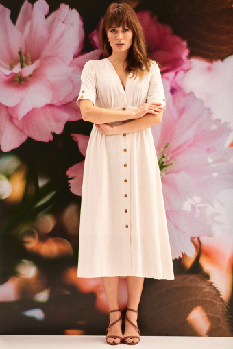 Wiskozowa sukienka, zapinana na guziki