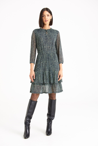 Czarno-zielona sukienka z rękawem 3/4, zwierzęcy print