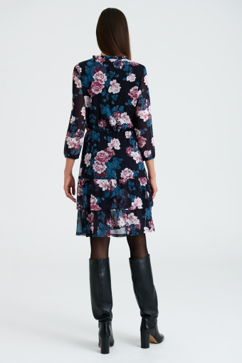 Krótka, czarna sukienka z falbanami, nadruk w kwiaty