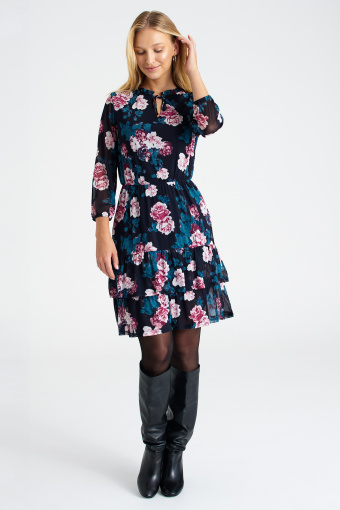 Krótka, czarna sukienka z falbanami, nadruk w kwiaty
