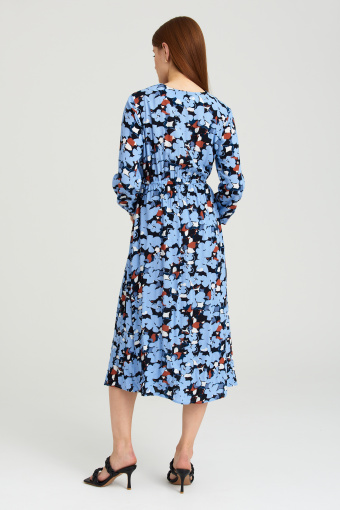 Wiskozowa sukienka midi z nadrukiem w błękitne kwiaty Wiskozowa sukienka midi z nadrukiem w błękitne kwiaty