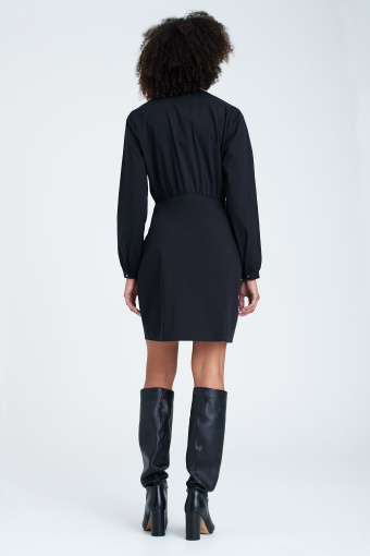 Czarna sukienka koszulowa, okrągły dekolt