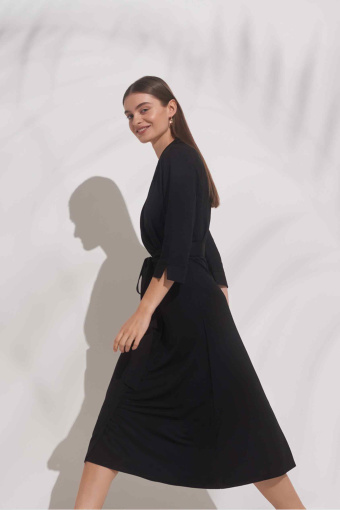 Elegancka, czarna szmizjerka midi