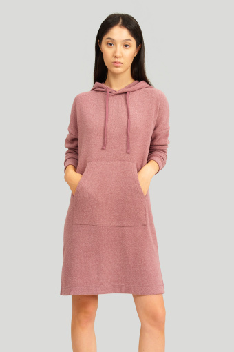 Dzianinowa sukienka z kapturem, różowa