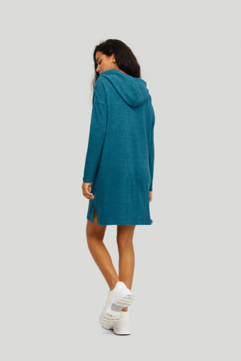 Dzianinowa sukienka z kapturem