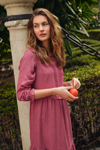 Wiskozowa sukienka z ozdobnymi wstawkami, ciemny róż