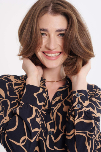 Wiskozowa szmizjerka zapinana na szereg guzików