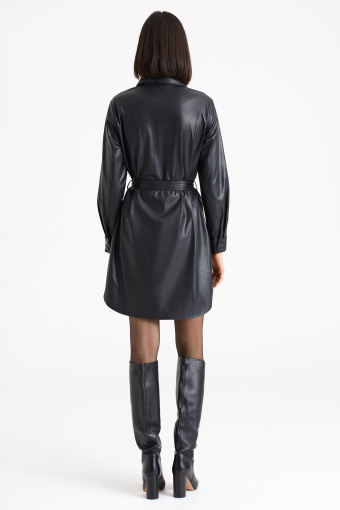 Czarna szmizjerka z ekoskóry