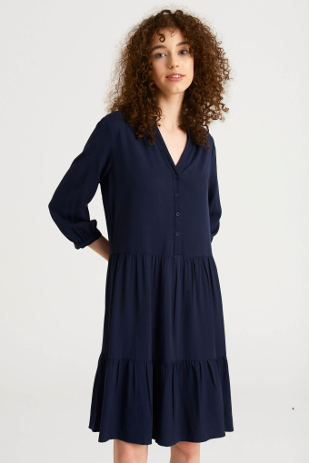 Granatowa sukienka o kroju A Granatowa sukienka o kroju A