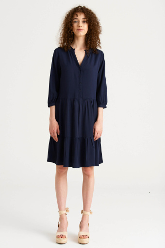 Granatowa sukienka o kroju A Granatowa sukienka o kroju A