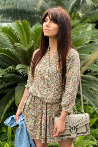 Oversize'owa sukienka z nadrukiem typu "łączka"