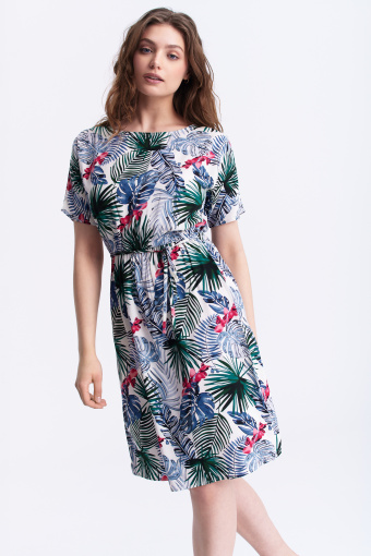 Kolorowa sukienka w tropikalny nadruk