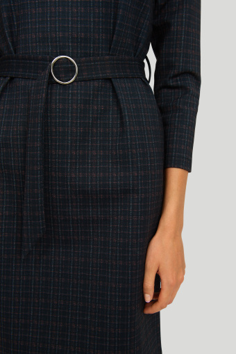 Dopasowana sukienka w kratę z paskiem w talii Dopasowana sukienka w kratę z paskiem w talii