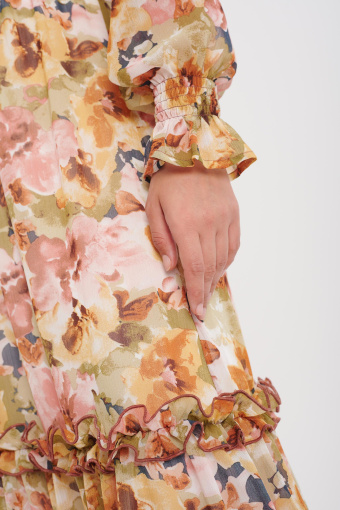 Sukienka midi w pastelowym kolorze