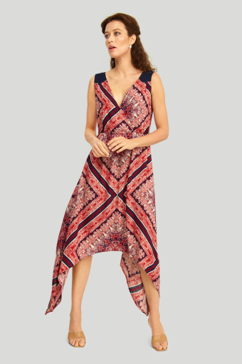 Wiskozowa sukienka z nadrukiem Wiskozowa sukienka z nadrukiem