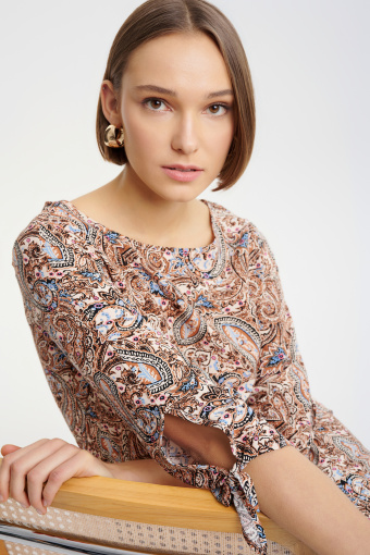 Sukienka w brązowym kolorze print paisley Sukienka w brązowym kolorze print paisley