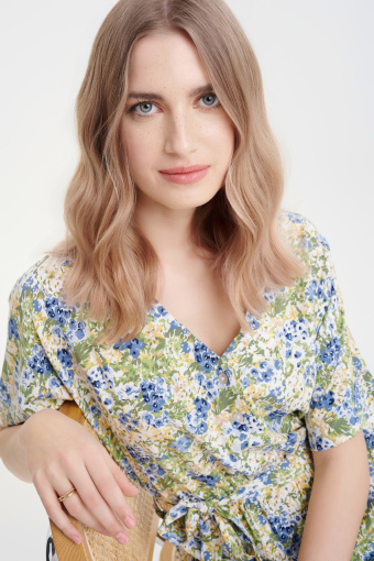 Lekka sukienka w kwiaty