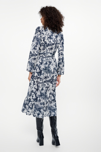 Sukienka midi w kwiatowy wzór