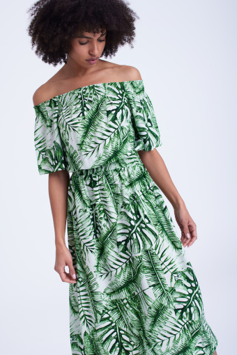 Sukienka z dekoltem typu carmen, roślinny nadruk