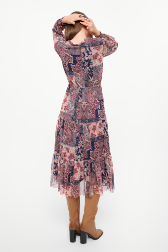 Sukienka do połowy łydki nadruk paisley