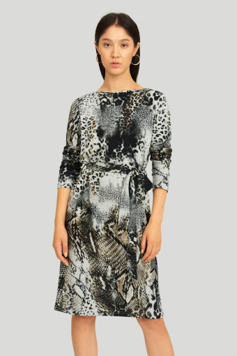 Dzianinowa, szara sukienka ze zwierzęcym nadrukiem