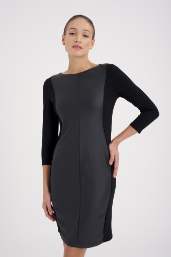 Dopasowana sukienka ze wstawką z ekologicznej skóry