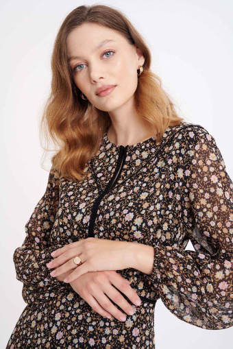 Sukienka midi z nadrukiem typu łączka