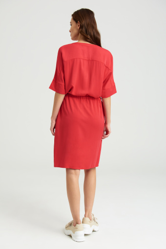 Luźna, czerwona sukienka z wiskozy