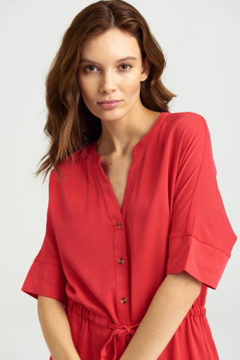 Luźna, czerwona sukienka z wiskozy