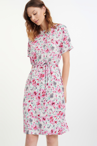 Sukienka z nadrukiem w różowe kwiaty Sukienka z nadrukiem w różowe kwiaty
