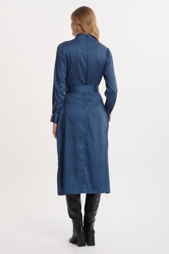 Sukienka midi z geometrycznym printem i paskiem w talii