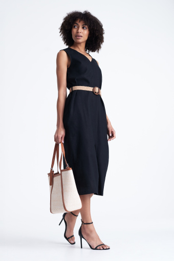 Uniwersalna, czarna sukienka z paskiem