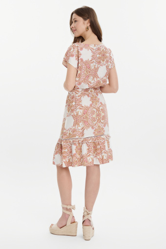 Kobieca biała sukienka z nadrukiem paisley