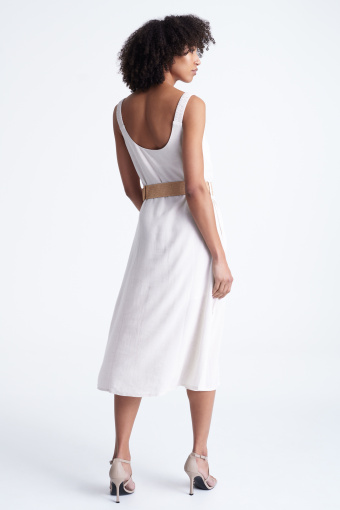 Kremowa sukienka z dodatkiem lnu