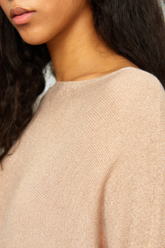 Dzianinowa sukienka z połyskującą nitką