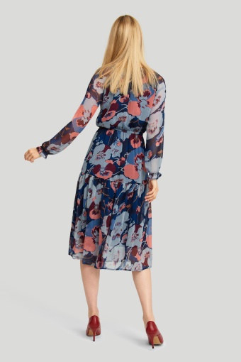 Szyfonowa sukienka z nadrukiem w fioletowe kwiaty