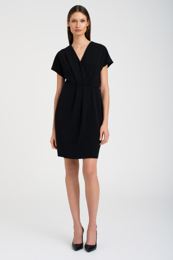 Czarna, dzianinowa sukienka z błyskiem