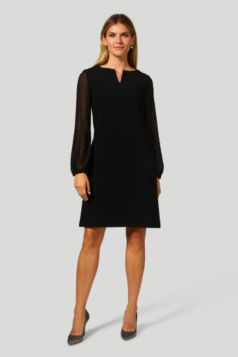 Czarna sukienka z szyfonowymi rękawami