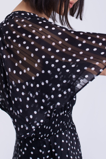 Czarna koktajlowa sukienka w kropki