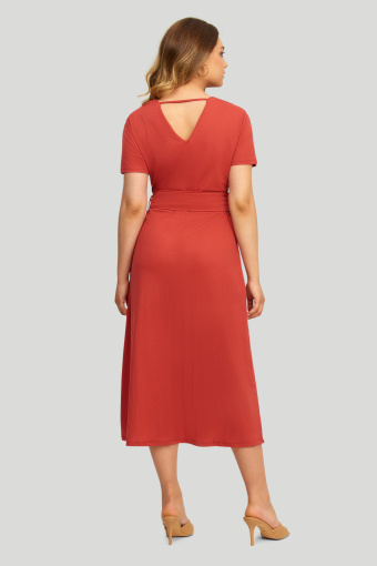 Wiskozowa sukienka z wiązaniem w pasie