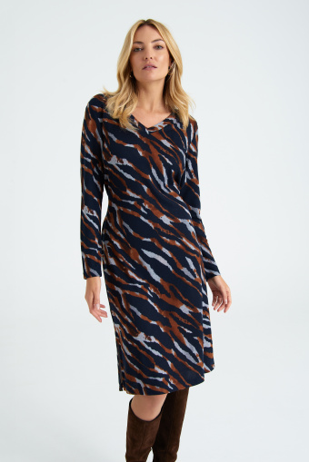 Stylowa sukienka z dzianiny, zwierzęcy print