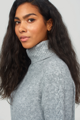 Szara, swetrowa sukienka z golfem Szara, swetrowa sukienka z golfem