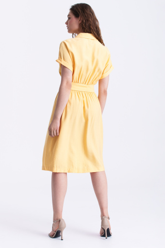 Sukienka z ozdobnymi guzikami, jasnożółta Sukienka z ozdobnymi guzikami, jasnożółta