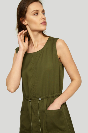 Sukienka z lyocell'u o prostym fasonie